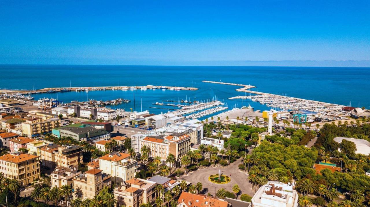 Hotel Calabresi San Benedetto del Tronto Esterno foto
