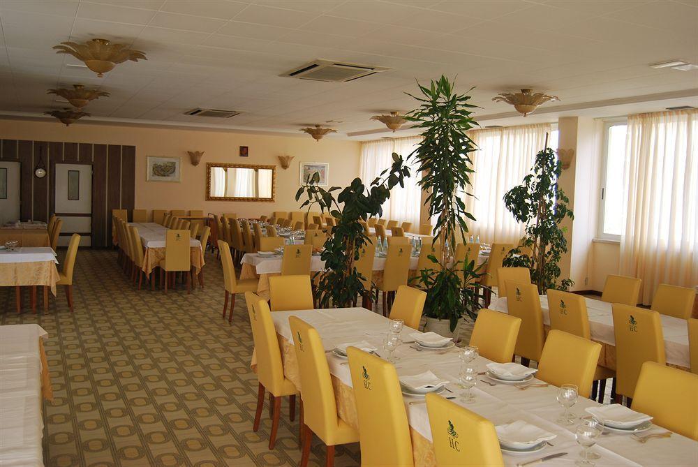 Hotel Calabresi San Benedetto del Tronto Esterno foto