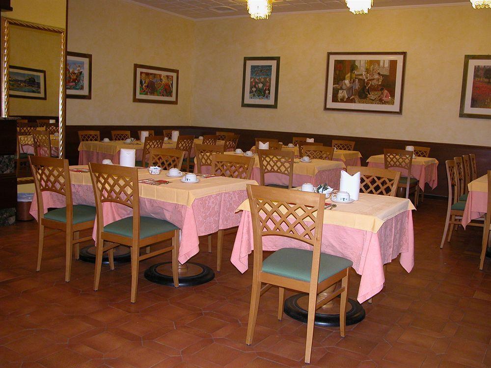 Hotel Calabresi San Benedetto del Tronto Esterno foto