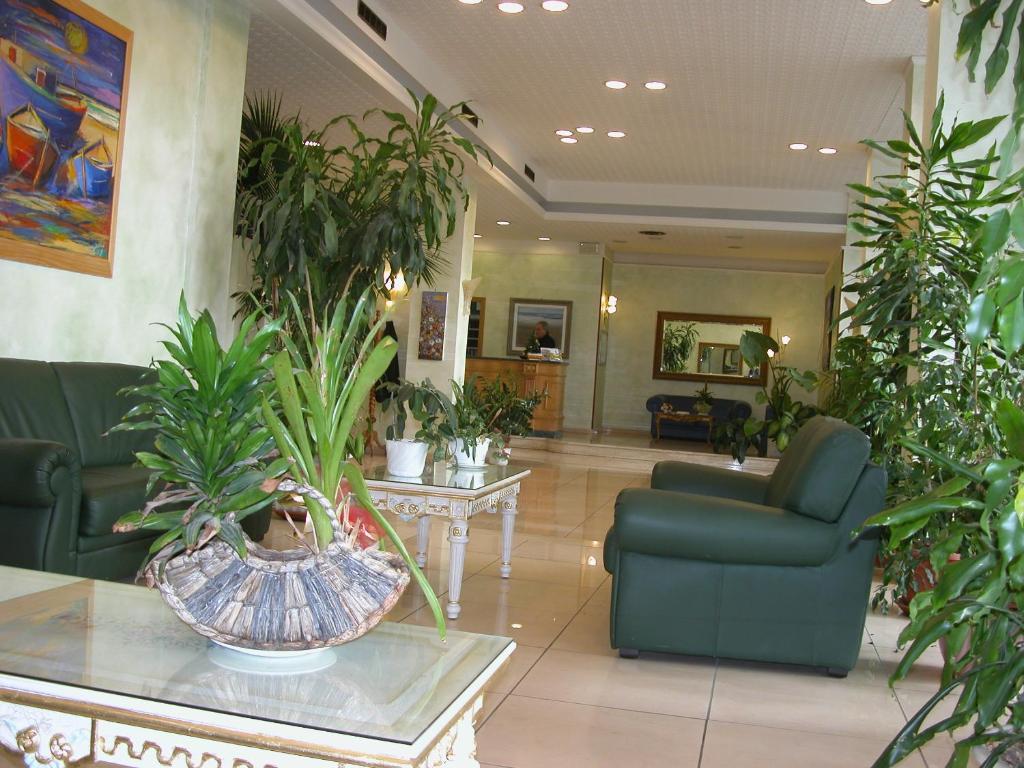Hotel Calabresi San Benedetto del Tronto Esterno foto