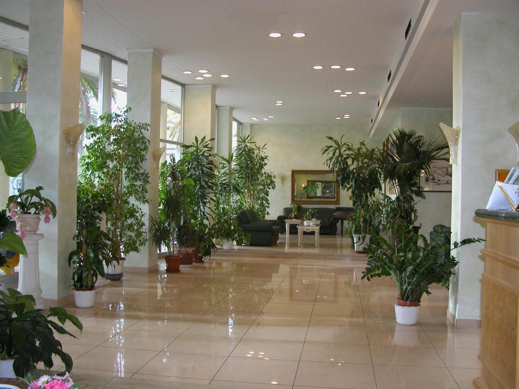 Hotel Calabresi San Benedetto del Tronto Esterno foto