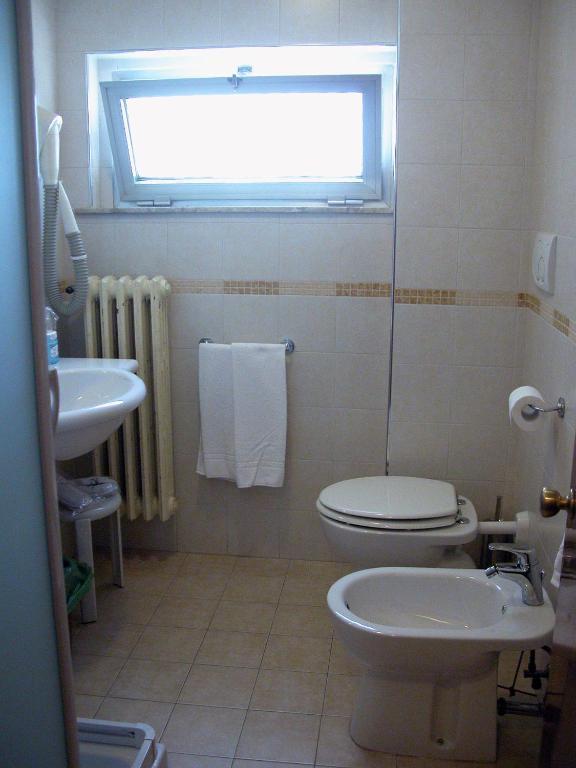 Hotel Calabresi San Benedetto del Tronto Camera foto