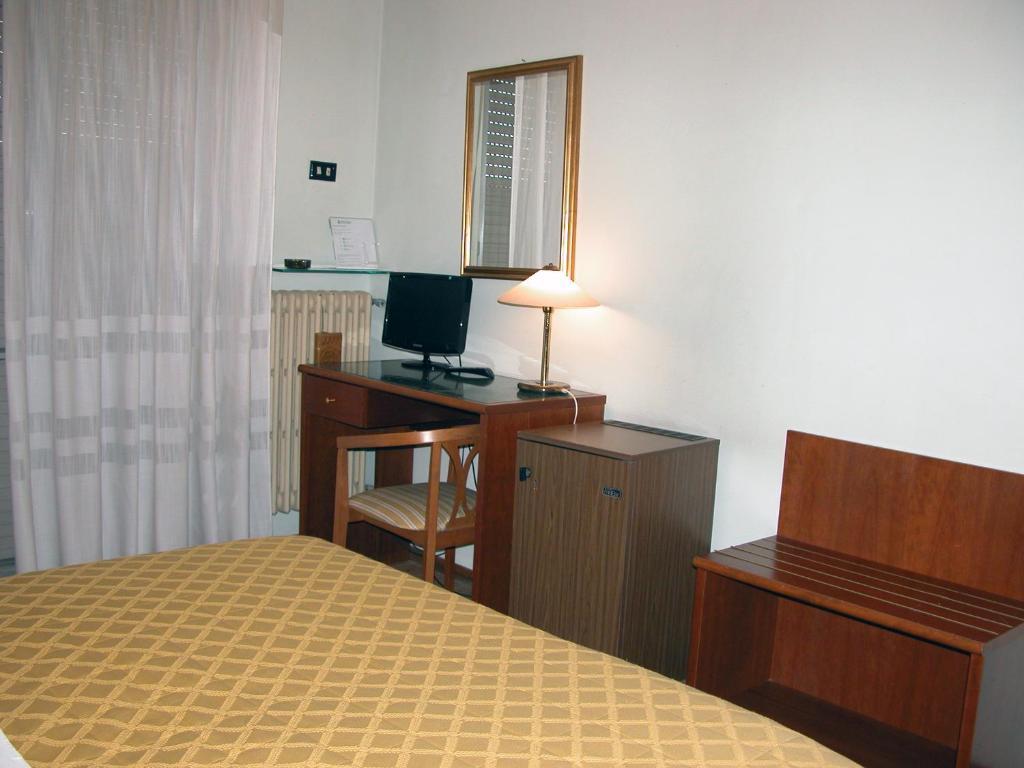 Hotel Calabresi San Benedetto del Tronto Camera foto
