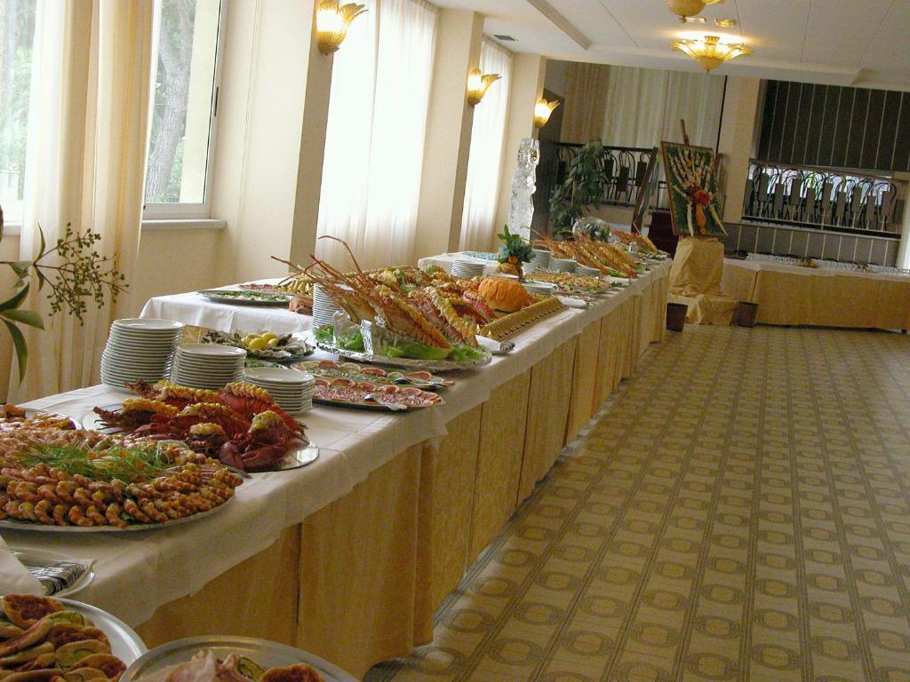 Hotel Calabresi San Benedetto del Tronto Esterno foto