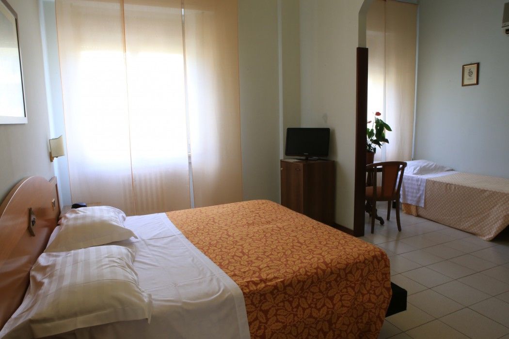 Hotel Calabresi San Benedetto del Tronto Esterno foto