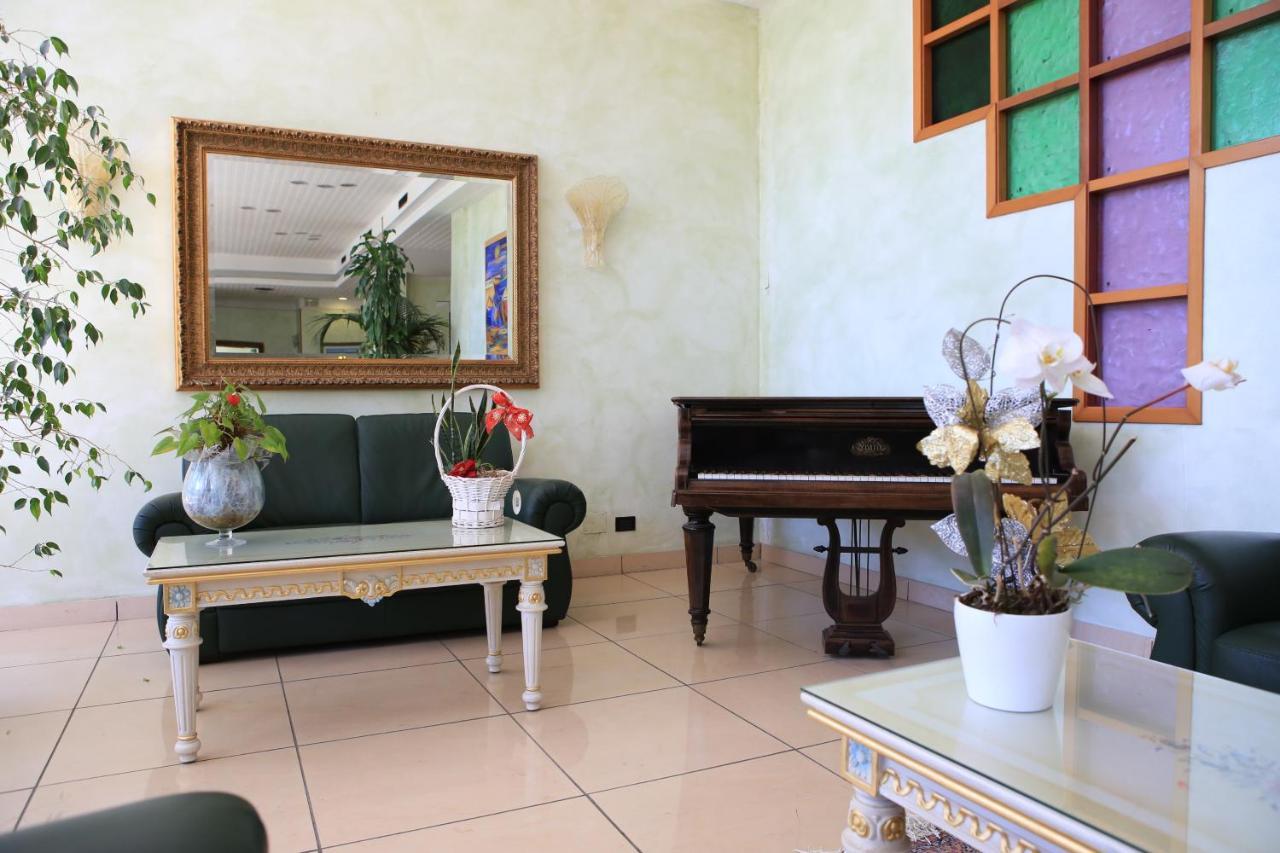 Hotel Calabresi San Benedetto del Tronto Esterno foto
