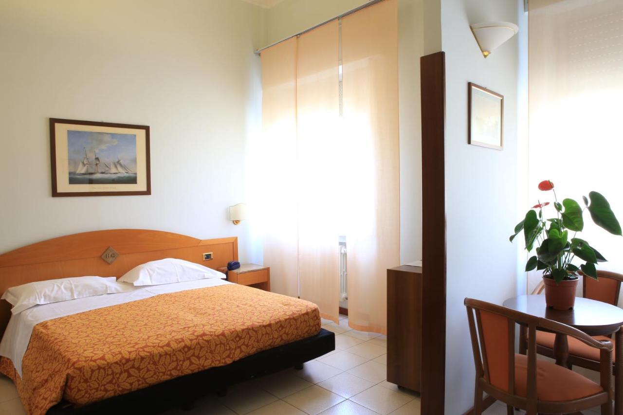 Hotel Calabresi San Benedetto del Tronto Esterno foto